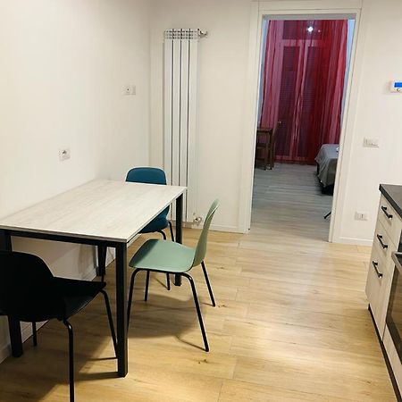 Easy Room Italy Rogoredo Milano Esterno foto