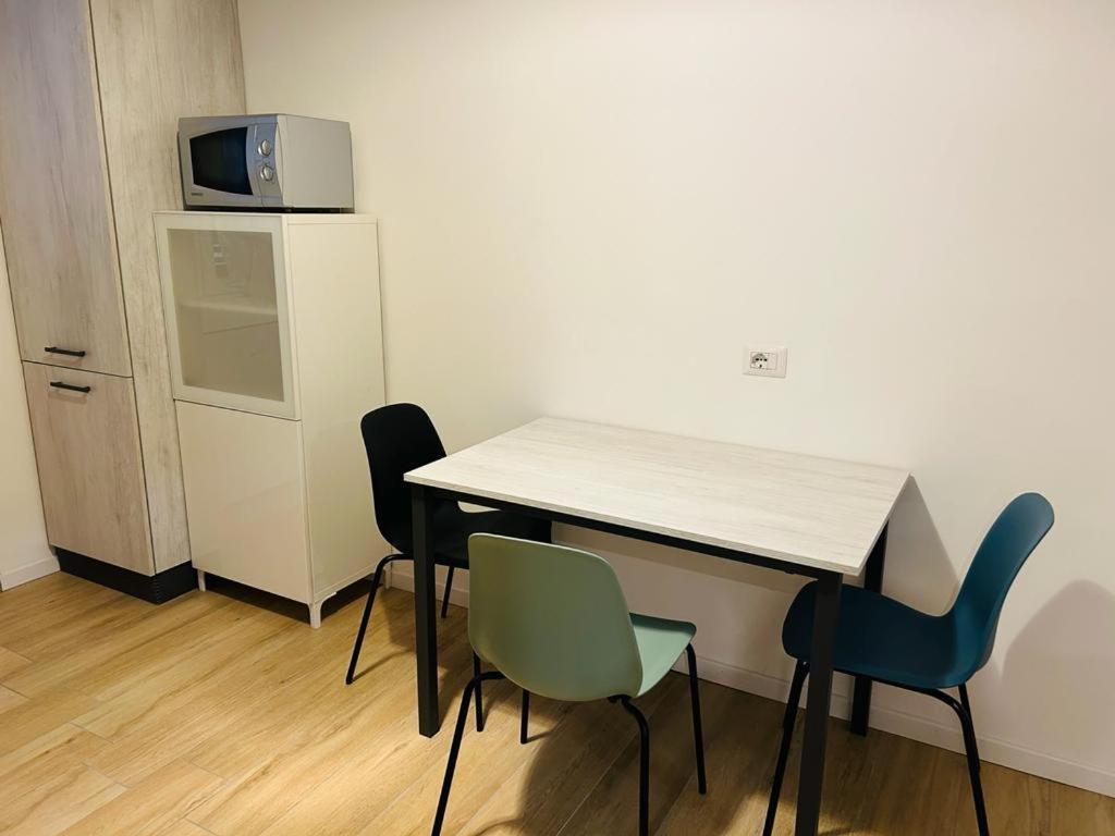 Easy Room Italy Rogoredo Milano Esterno foto